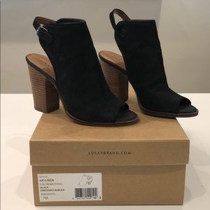 Block heel sandal
